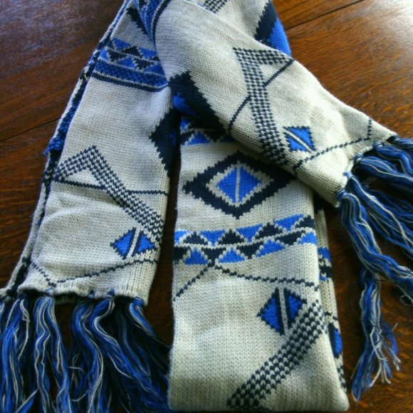 Long Soft Scarf Aztec Style Face Ear Protection Neck Knitwear Blue & Gray Unisex - Picture 6 of 16